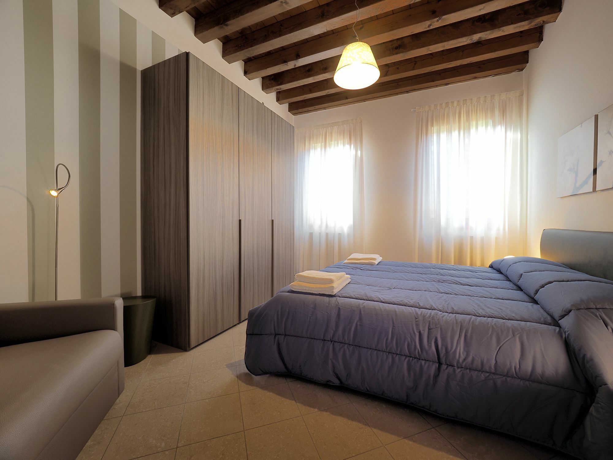 Venetian Style 1